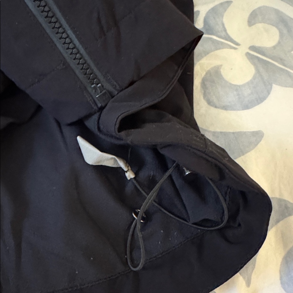 Lululemon rain coat - Picture 5 of 6